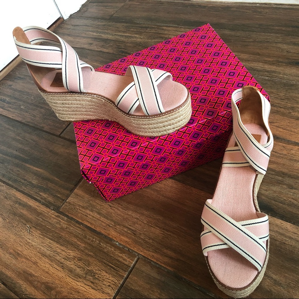 New in box Tory Burch Frieda Espadrille Sandal